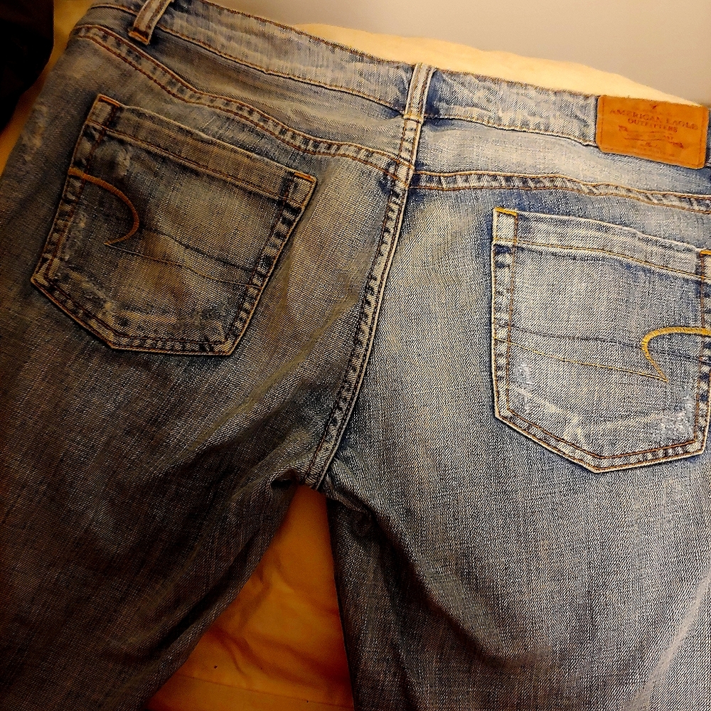 American Eagle Crop Jeans